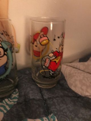 2 Vtg 1985 Alvin and the Chipmunks Glass Tumblers Bagdasarian Hardees 2
