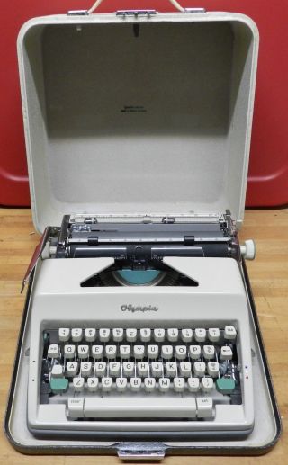 1965 Olympia Sm9 Typewriter With Case 2682673 -