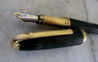 Gorgeous Louis Cartier Black Resin Godrons Fp - Solid Gold 18 Carats Nib
