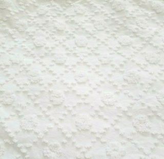 Vintage White Chenille Bedspread Popcorn Dots Circles 100 Cotton 106 " X 76 "