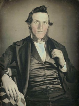1/4 Plate Daguerreotype Photo Portrait Of A Young Man