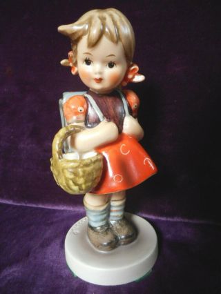 Goebel Hummel Figurine School Girl 81/0 Tmk 5
