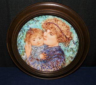 Knowles 1989 Mother’s Day “jessica & Kate” By Edna Hibel Framed Plate 6021a