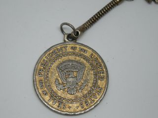 Vintage Richard M Nixon Presidential Seal Inauguration Medallion Keychain Fob 4