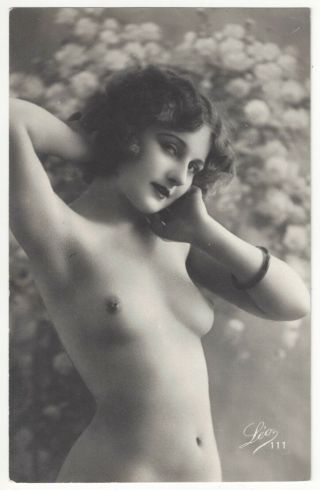 1920 French Photograph - Naked Close Up & Seductive Eyes,  Exceptional Image