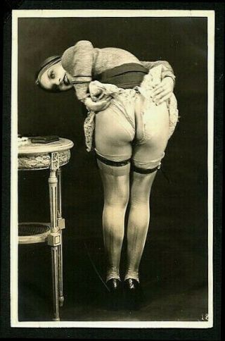 French 1925 Grundworth Nude Flashing Her Derriere Leg Lingerie Paris Latest