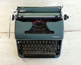 Olympia Sm2 Typewriter 1950s Typewriter With Case Azerty French Keyboard