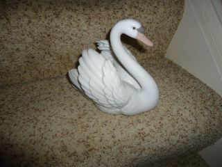 Lladro Porcelain Figurine Swan With Wings Spread 5231 Retired 2