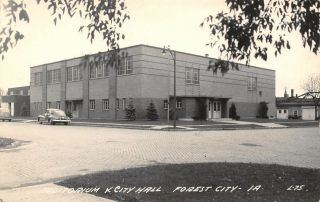 Forest City Iowa Auditorium & City Hall Brick Street 1930 - 40s Cars Rppc