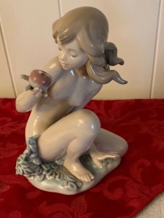 Lladro 1482 Figurine " Eve " Nude With Apple Retired.  Very Rare Find Great Price
