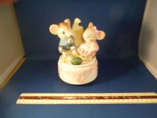 Cheese Loving Mice " Let Me Call You Sweetheart " Music Box