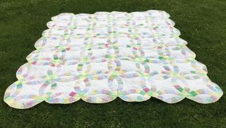 Vintage Scalloped Edge,  Double Wedding Ring Quilt 85 X 96 Hand Stitched