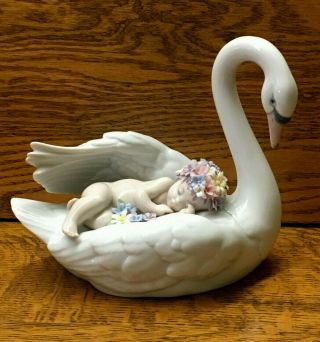Lladro 6758 Porcelain Figure " Drifting Through Dreamland " Baby On Swan Perfect