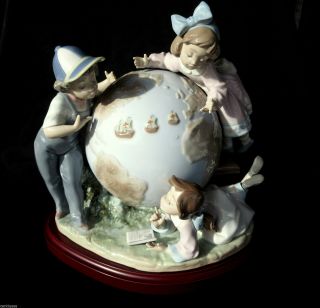 Lladro " Voyage Of Columbus " Porcelain Figurine W/ Wood Base No.  5847 Retired