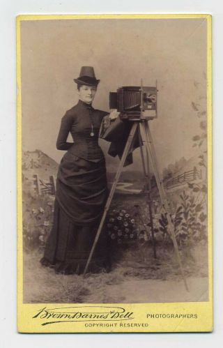A Lady Photographer & Camera On Tripod Cdv Photograph Brown Barnes & Bell London