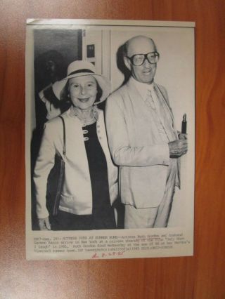 Vintage Ap Wire Press Photo Actress Ruth Gordon & Husband Garson Kanin 2