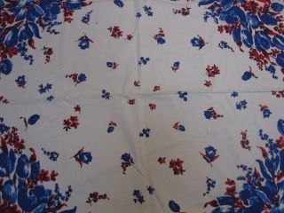 VINTAGE RED WHITE & BLUE COTTON TABLECLOTH w PRETTY TULIP FLOWERS 48 