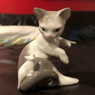Lladro Cat and Mouse Figurine 2