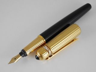 Cartier Pasha Black Lacquer And Gold Plated Fountain Pen F