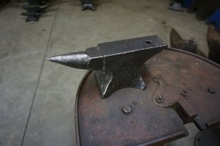 26 Lb.  Cast Iron Blacksmith Anvil Forge Craft Iron
