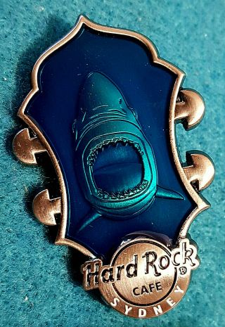 Sydney 2019 Blue Hologram Great White Shark Headstock Jaws Hard Rock Cafe Pin Le