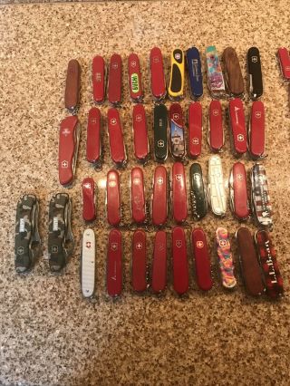 TSA Confiscated Victorinox And Wenger Knives Over 13.  14 Lbs Various Sizes. 2