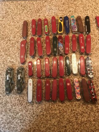 TSA Confiscated Victorinox And Wenger Knives Over 13.  14 Lbs Various Sizes. 3