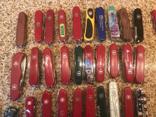 TSA Confiscated Victorinox And Wenger Knives Over 13.  14 Lbs Various Sizes. 4