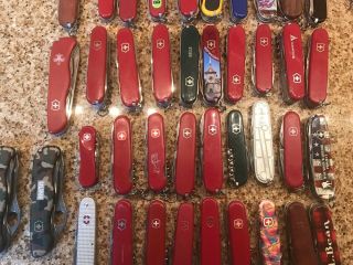 TSA Confiscated Victorinox And Wenger Knives Over 13.  14 Lbs Various Sizes. 5