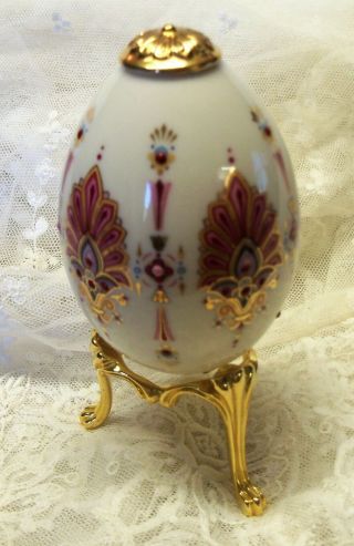 1995 Lenox China Treasures Jeweled Ruby Red Egg With Stand