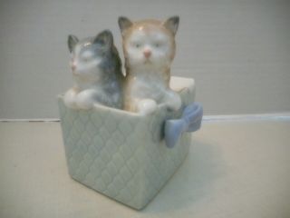 1988 Two Kittens In A Box By Lladro Marked Nao Made In Spain