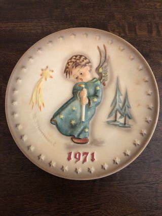 M.  I.  Hummel 1971 First Issue Annual Plate