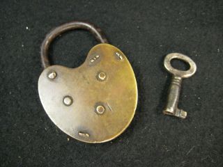 ANTIQUE c.  1910 ' s SMALL BRASS PADLOCK WITH KEY 4