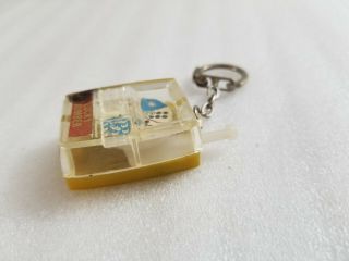 VINTAGE DICE SPIN LUCKY NUMBER NOVELTY PLASTIC GAME KEY CHAIN 3