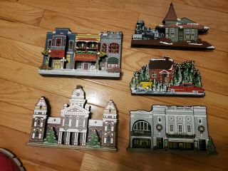 Shelia’s Wooden Collectibles - Heartsville Town Christmas Train Courthouse
