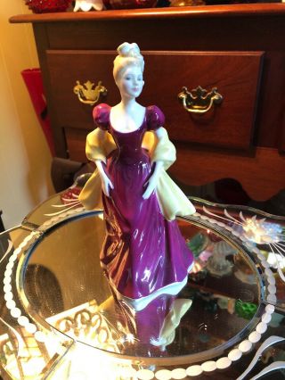 Royal Doulton Figurine Loretta Hn 2337,  Woman In Purple Dress & Yellow Shawl