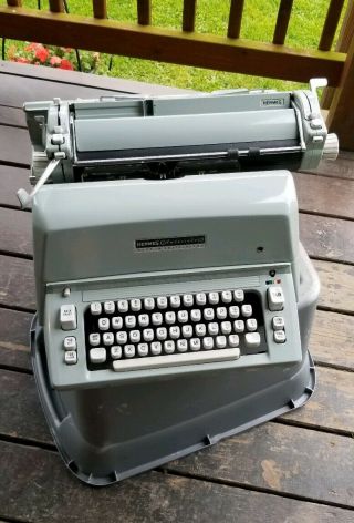 1960s HERMES AMBASSADOR Typewriter 4