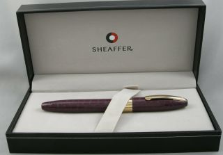 Sheaffer Legacy Leather Look Burgundy & Gold Fountain Pen - 18kt M Nib