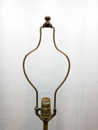 Vintage Stiffel Brass Hollywood Regency Trophy Urn Accent Table Lamp Light 1950s 2
