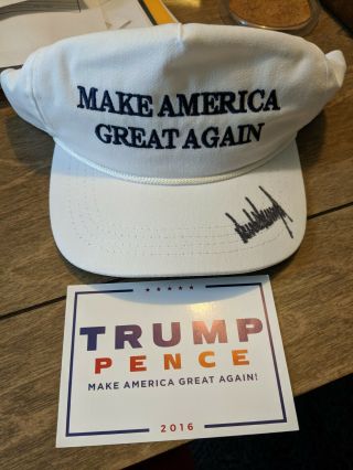 Official Trump 2016 Signed White Make America Great Again Hat