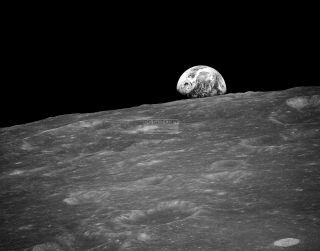 1st " Earthrise " Photograph Taken By Human On Apollo 8 Nasa 11x14 Photo (lg - 197)