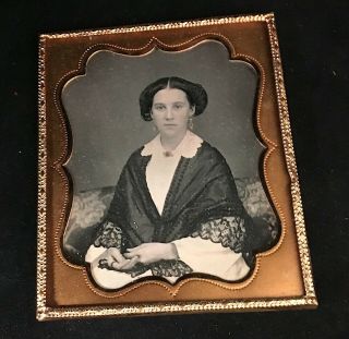 1/6 Plate Daguerreotype Of Handsome Woman Gold Jewelry,  Seals,  No Wipes