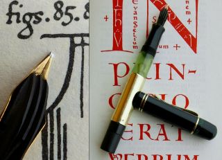 Pelikan 111.  585 14CT Solid Gold Fountain Pen 1930s.  14C Full Flex Nib.  Boxed 11