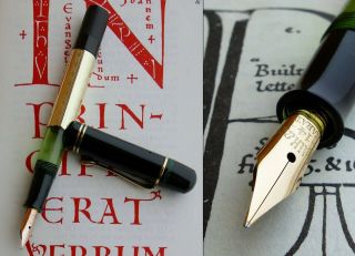Pelikan 111.  585 14CT Solid Gold Fountain Pen 1930s.  14C Full Flex Nib.  Boxed 4