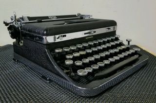 Royal Deluxe Typewriter W/case