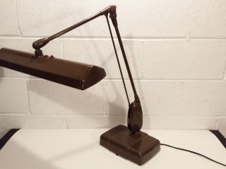 Vintage Dazor Floating Fixture Industrial Drafting Desk Lamp Model UL - P - 2324 - 16 2