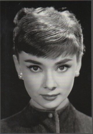 Audrey Hepburn Postcard,  Black - & - White Photo Portrait,  Classicosanfrancisco