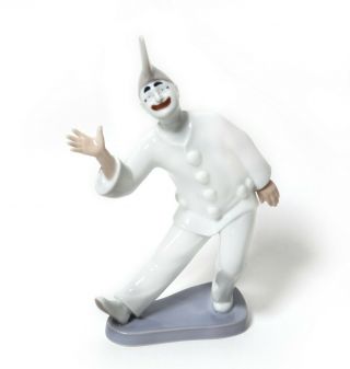 Porcelain Figurine Pierrot.  Denmark,  Bing & Grondahl 2353.