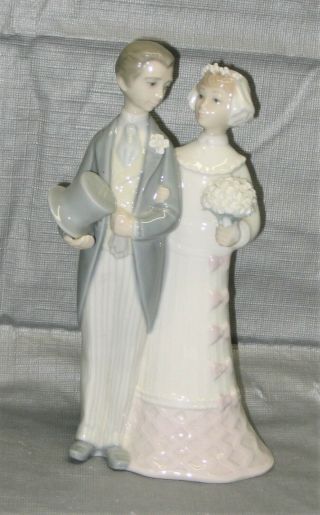 Lladro 4808 - " Bride & Groom " - Gloss - - Wedding Cake Topper