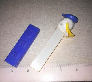 Vintage Donald Duck Pez Dispenser - No Feet Nf - Dbp 818.  829 - No Spring